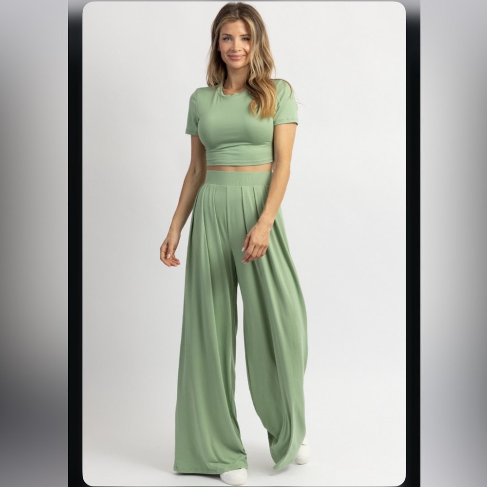 Green Two-Piece Lounge Set